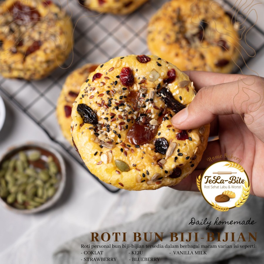 

Roti Sehat Bun Wortel & Labu (Mix 11 seeds & dried fruits dtopping)