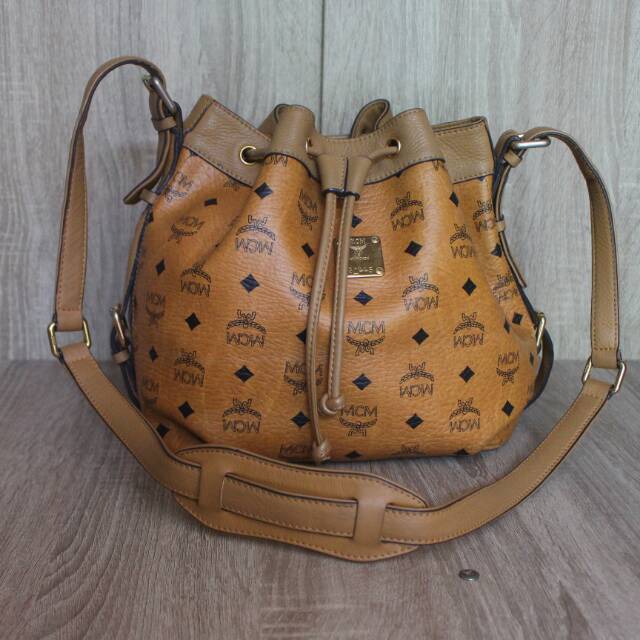 Tas MCM Muncen Authentic Drawstring Original Preloved Second Kulit Asli Serut