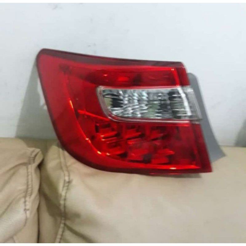 stoplamp toyota camry 2013