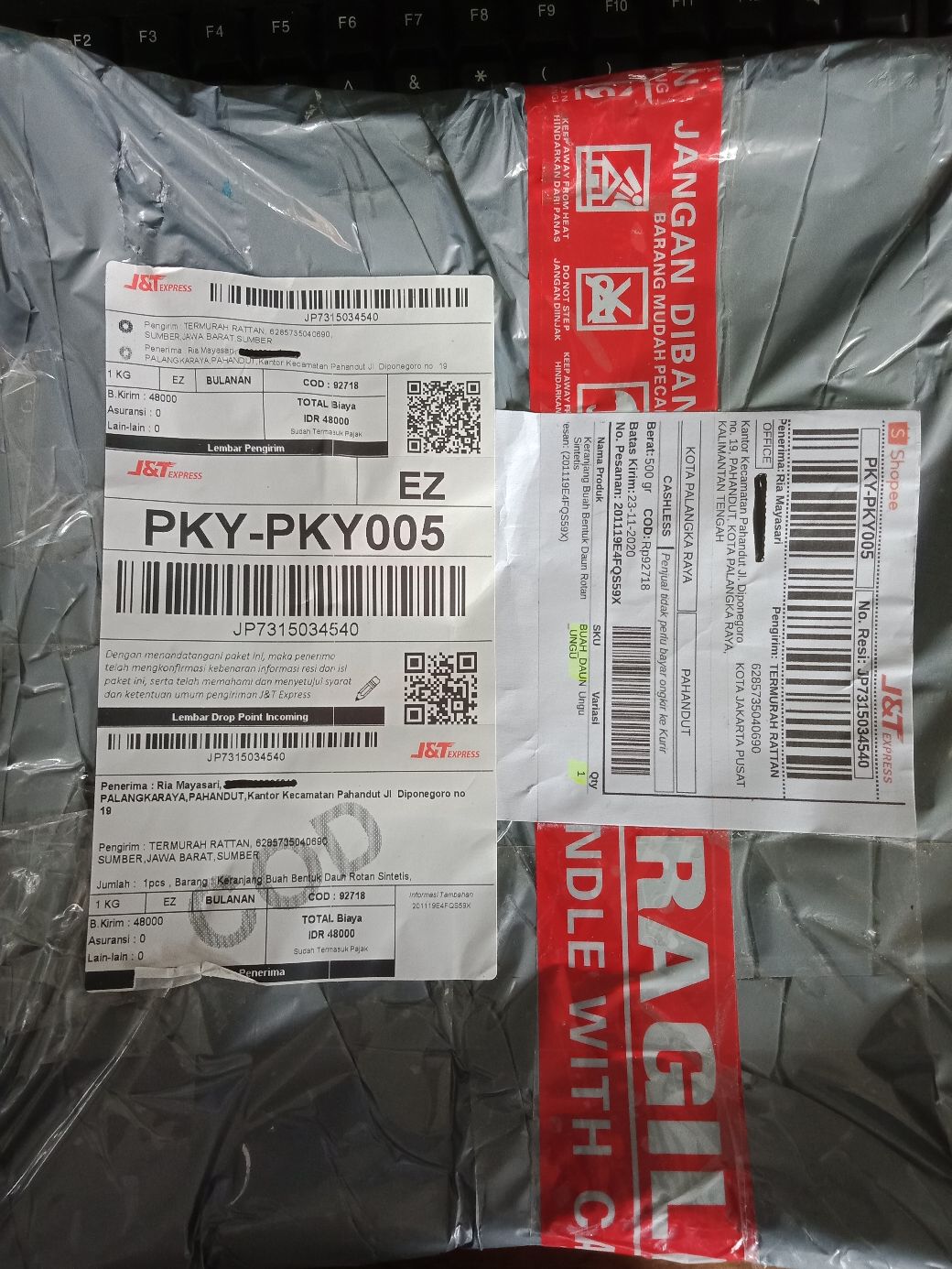 Keranjang Buah Bentuk Daun Rotan Sintetis