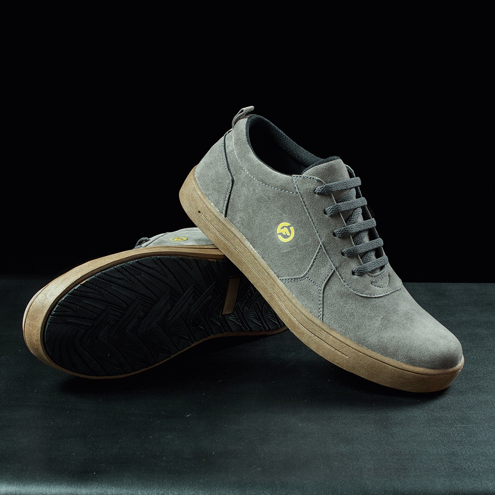 FLINT GREY |ManNeedMe x FLAZHBACK| Sepatu Sneakers Pria Casual Shoes ORI PREMIUM SOL DIJAHIT