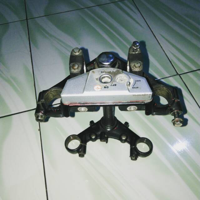 T shock depan megapro primus