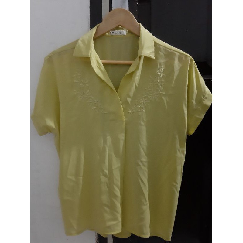 Blouse Kuning Earth Music & Ecology