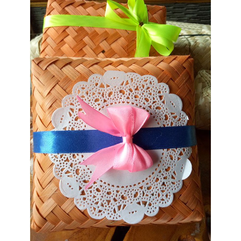 

besek warna hias pita uk. 18cm