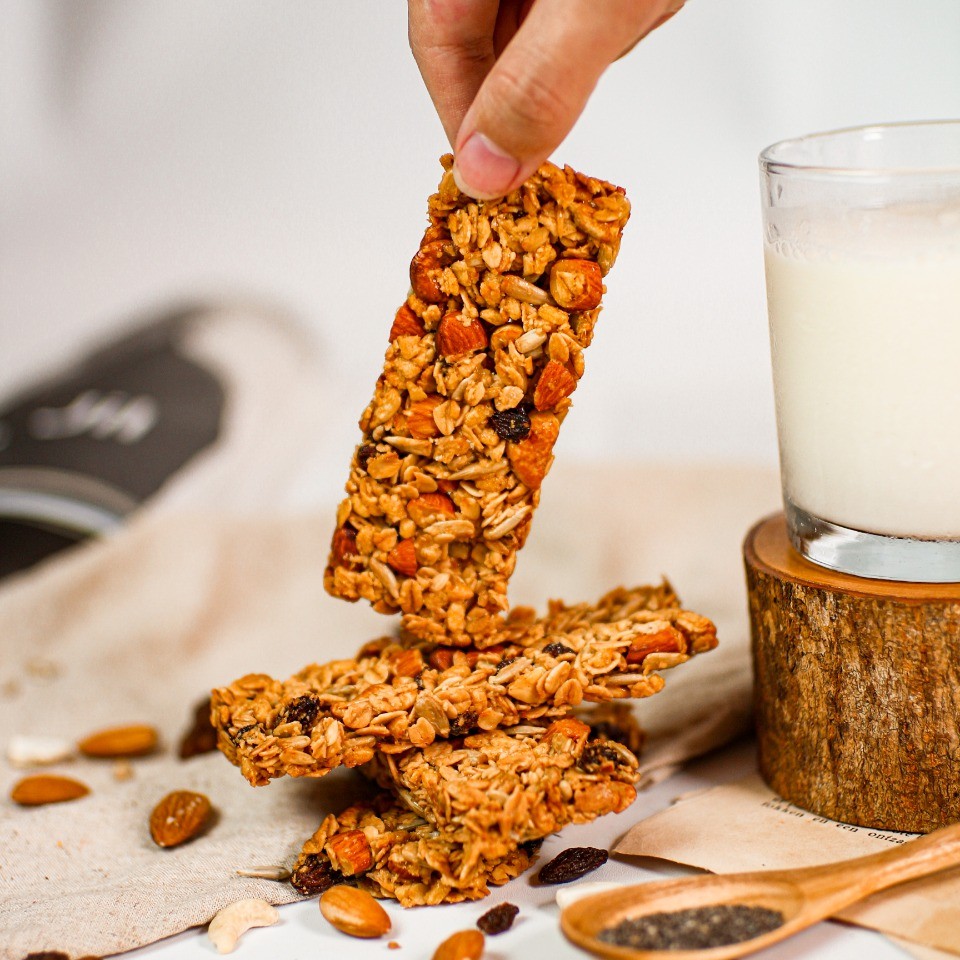 Original Granola Bar (2 Bars) - Almond, Cashew, Raisins, Chia Seed, Sunflower Seed - LUCKYBITE