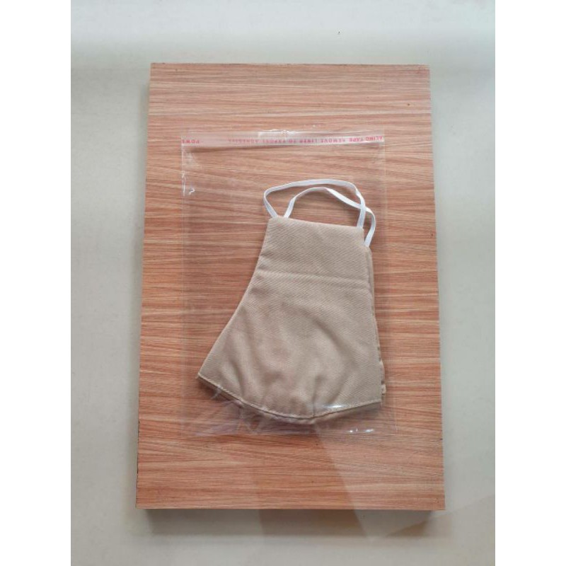 

Plastik Masker Opp/Lem uk 14x18x019.Sedang.isi 100 lembar