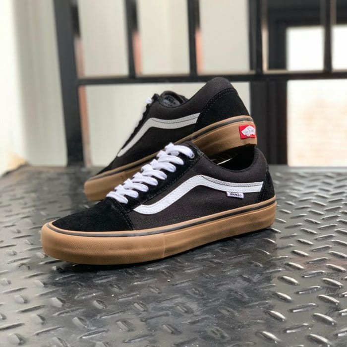 Sepatu Sneakers Vens Pria Murah Motif Black Gum Sepatu Kuliah Kerja Outdoor Keren