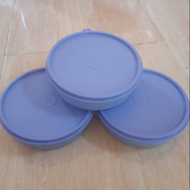 Large handy bowl Tupperware