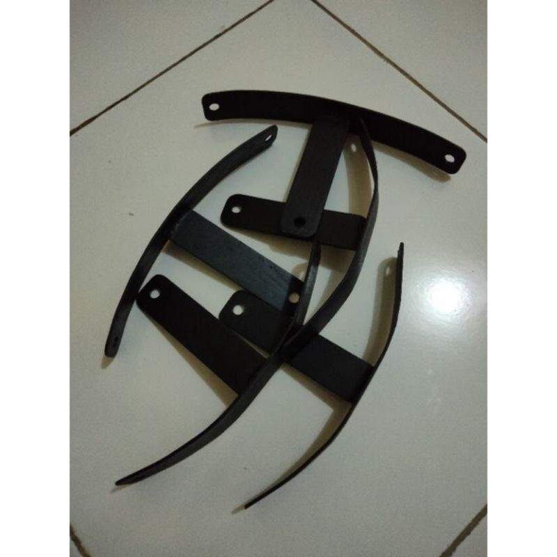 BREKET KAWASAKI W175 DUDUKAN PLAT NO W175  BELAKANG SAMPING