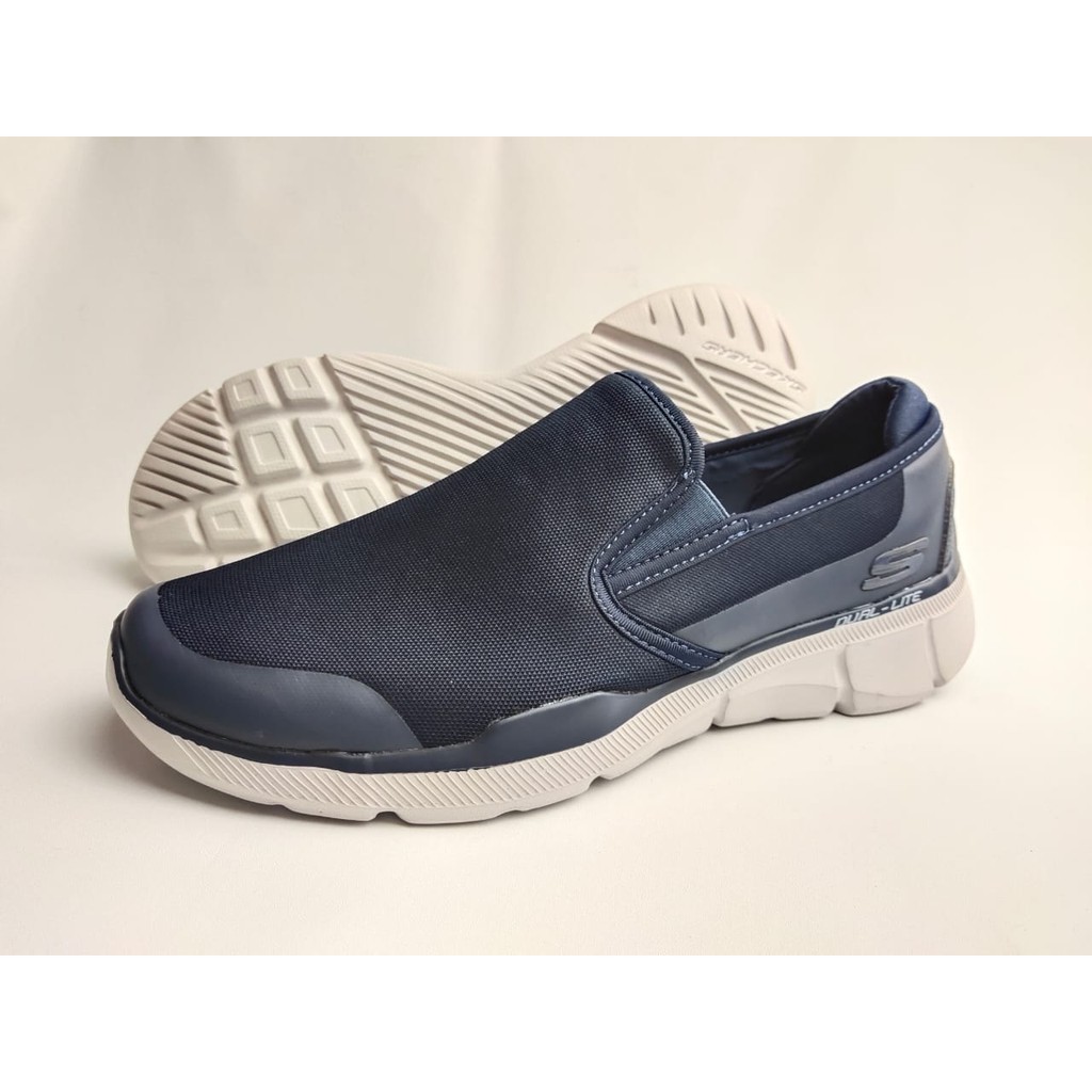 Skechers Pria Slip On Equalizer 3.0 Bluegate Canvas Sepatu Pria Slip On Casual Sneakers Hitam Polos