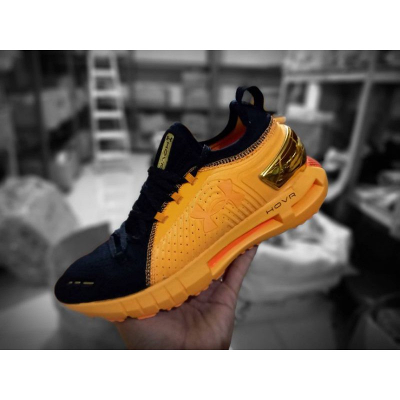 UNDER ARMOUR PHANTOM