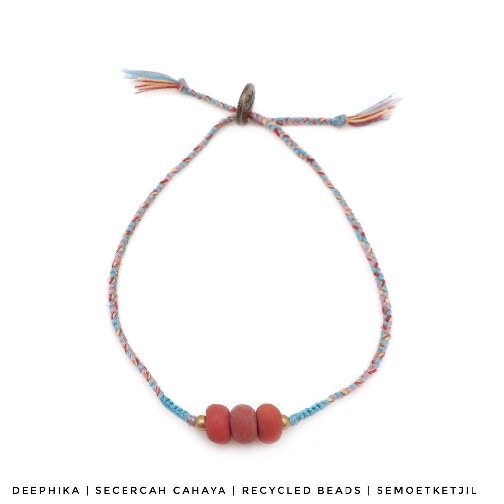 

Semoet Ketjil Gelang Bohemian Deephika Gudo