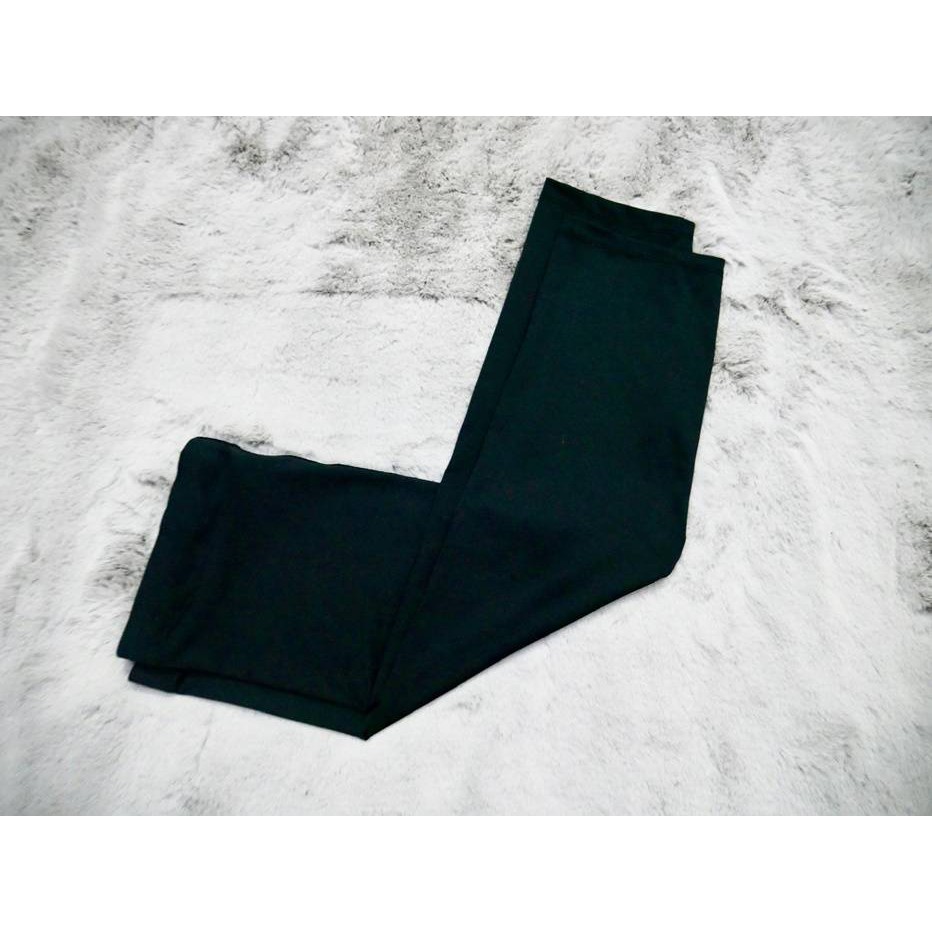 Muqna - Legging pendek warna Hitam