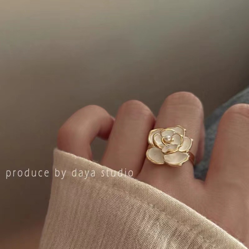 Cincin Jari Telunjuk Desain Bunga Kamelia Putih Gaya Vintage Perancis