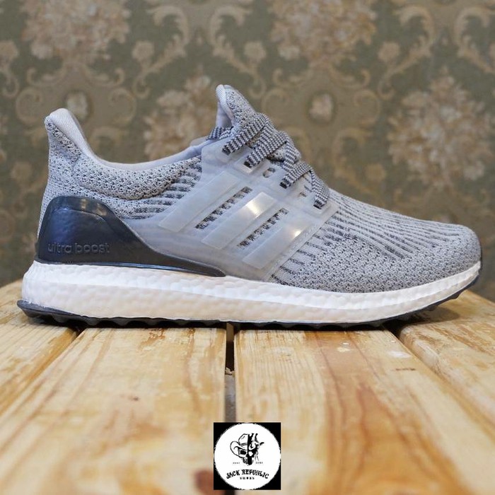 SEPATU SNEAKERS ADIDAS ULTRA BOOST GRADE ORI VIETNAM