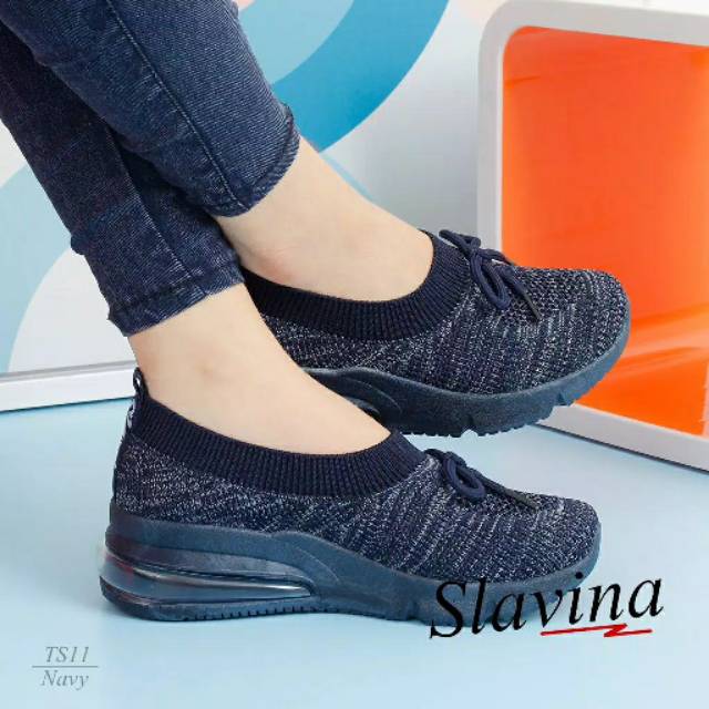 Sepatu Slavina