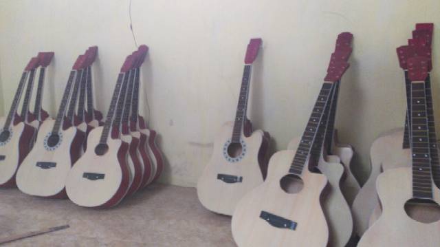 Gitar akustik Jumbo Murah free packing kayu