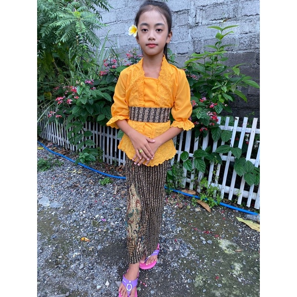 Kebaya anak bordir set kamen plisket batik