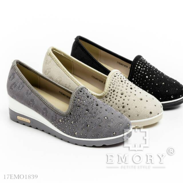 Series 17EMO1839.
