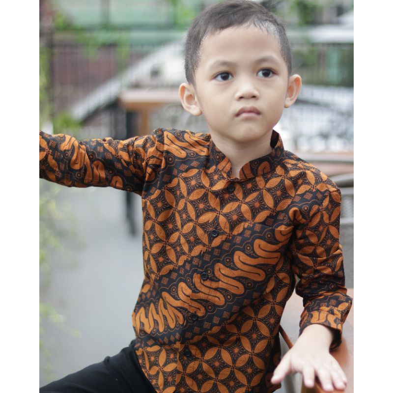 Kemeja batik anak Warna Navy Oranye model slimfit