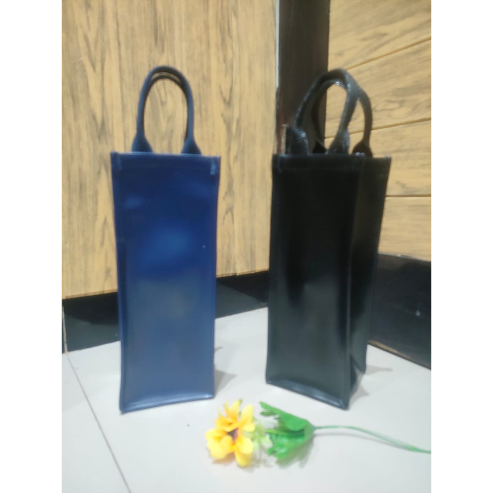 tas botol air minum 2 liter bahan sintetis premium tebal glossy dan kokoh size 12x12x33 cm