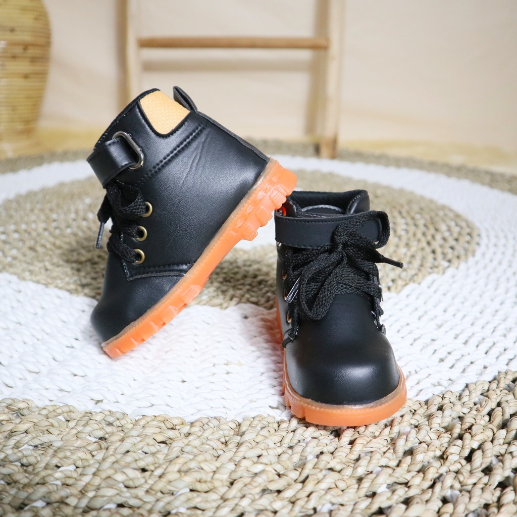 Sepatu Anak bayi Laki - laki / Cowok Bahan Kanvas Kulit Motif Sepatu Boot Gesper Tali