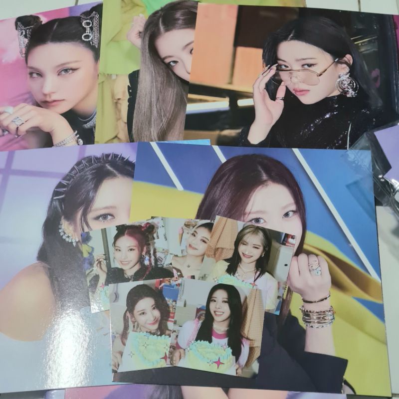 (Normal/ Special edition) Itzy Special photocard / Postcard - Official from Album Crazy In Love yeji