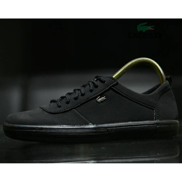 Sepatu sneakers pria santai casual cowok kerja