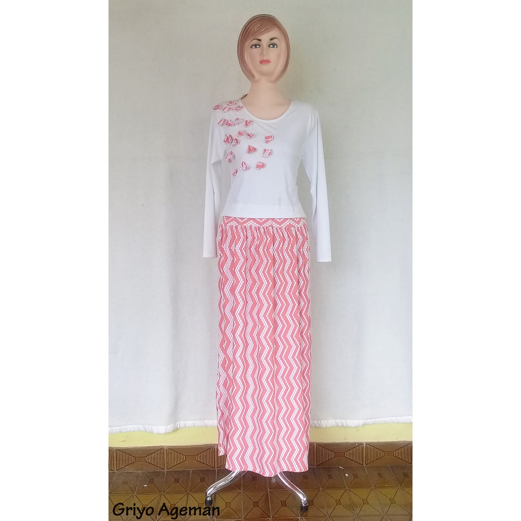 Gamis Oviena Putih Motif Polkadot