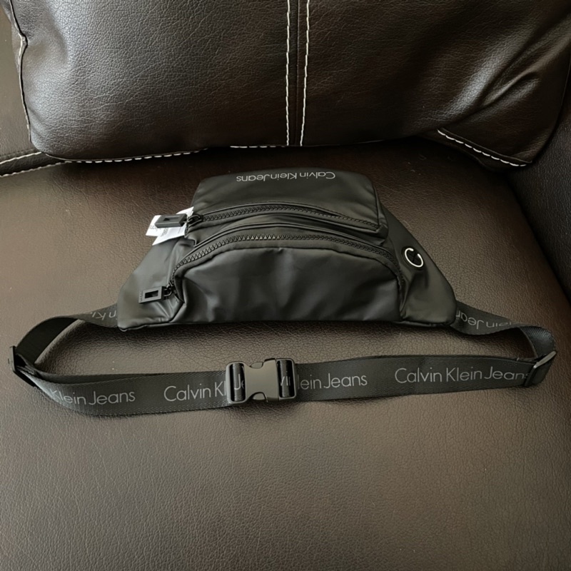 WAISTBAG CALV1N KLE*N CWATERPROOF SATIN / TAS PINGGANG CALV1N KLE*N / TAS CALV1N KLE*N