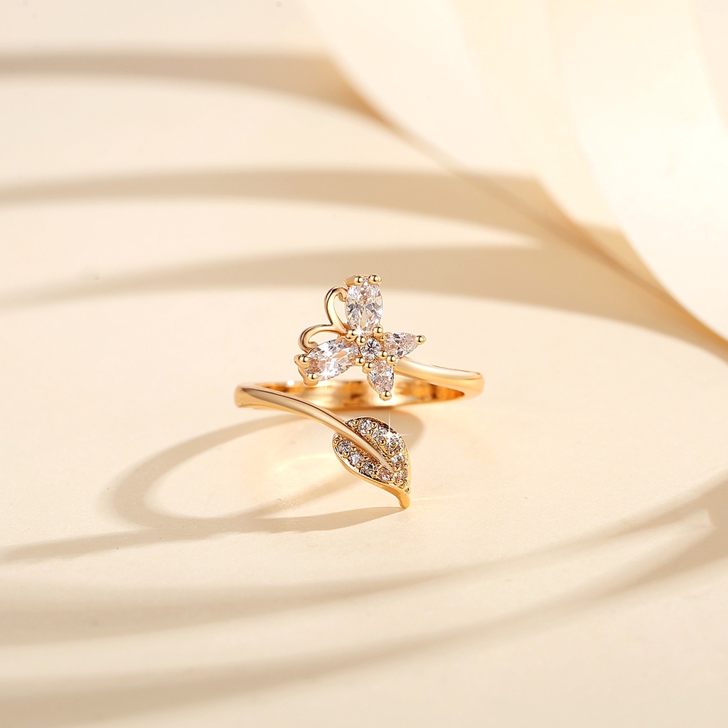 Y694【Barang spot】Cincin Baja Titanium Emas Berlian Kupu-kupu Wanita Fashion Perhiasan Kristal Pertunangan Kupu Rings