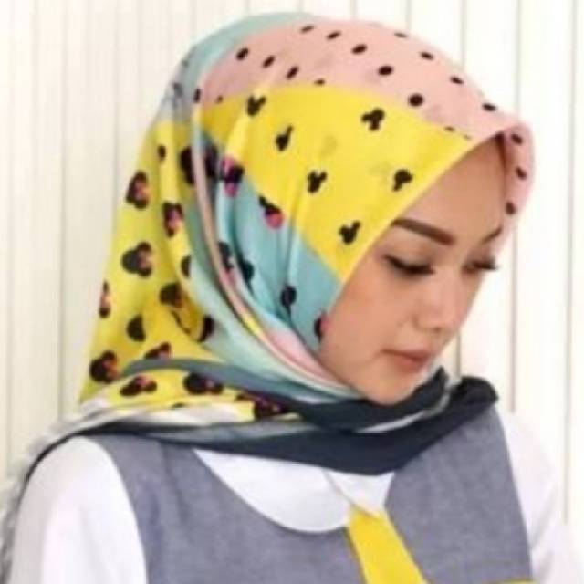 DEENAY KW HIJAB MOTIF SEGIEMPAT HIJAB MURAH KONVEKSI HIJAB