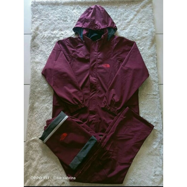 TNF JAS HUJAN MERAH MAROON