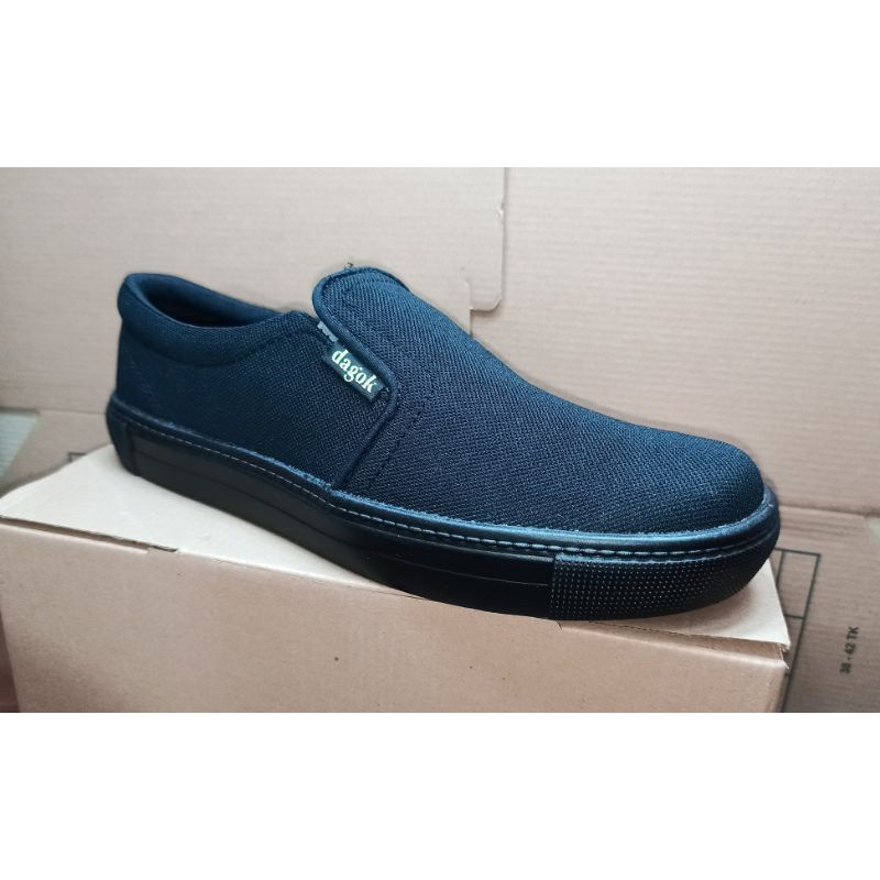 sepatu slip-on/ sepatu kasual/sepatu pria sepatu ket /sepatu sneaker tampa tali