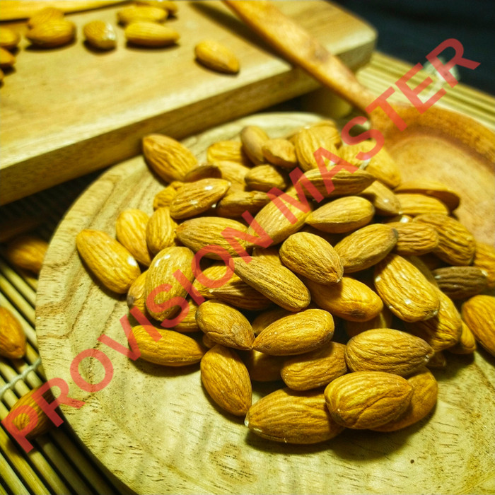 

Natural Almond Whole 150 gr Raw Blue Diamond / Kacang Almond Mentah