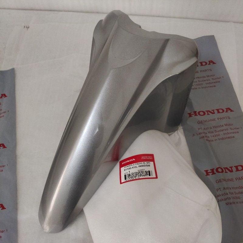 Spakbor Slebor Depan SILVER Honda Supra X 125 Batman ORIGINAL 61100-KVL-N00DSM