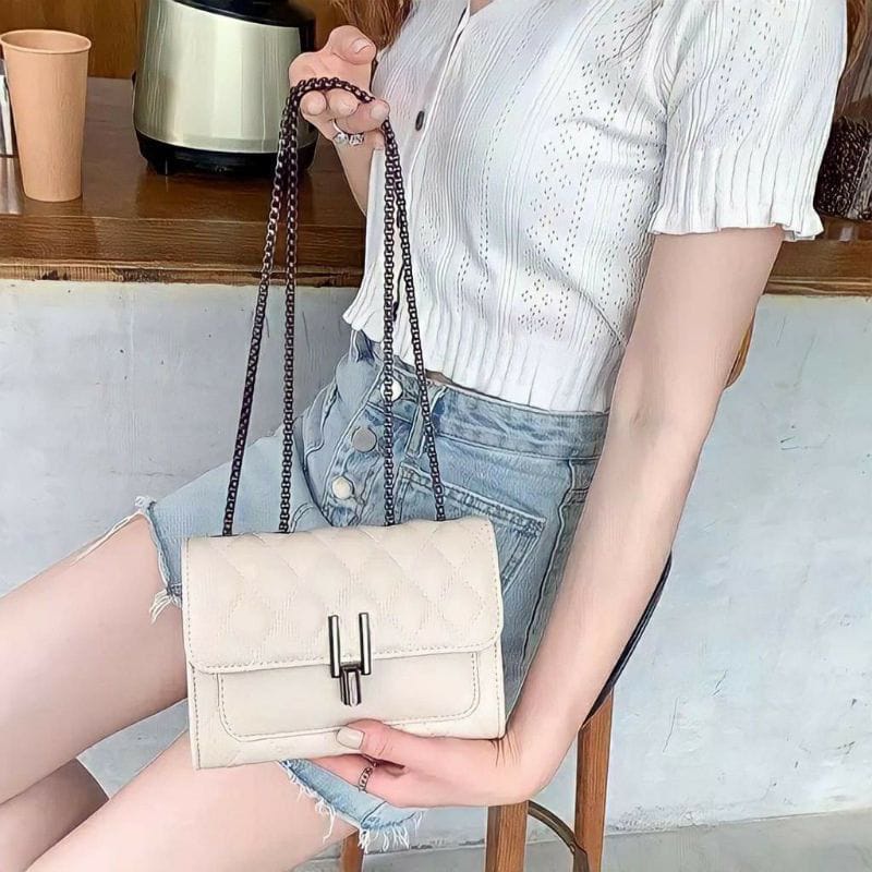 Tas Selempang Wanita/tas Wanita/tas Slempang Wanita/tas wanita Rante ulir Amora/Tas Selempang Wanita Fashion / Tas Wanita / Tas Selempang Wanita Import / Slingbag Rantai / Handbag / Tas Amoera Premium Tali Ulir Selempang Wanita chelsy/tas Lucu MORYMONY