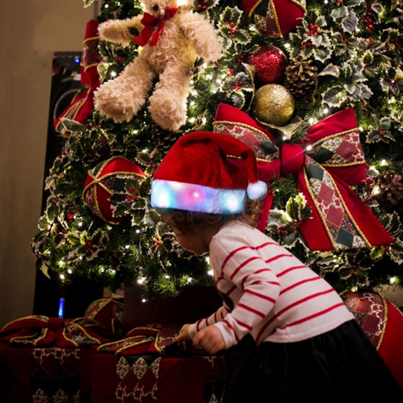 Topi Santa Dengan Lampu Led Untuk Dekorasi Pesta Natal