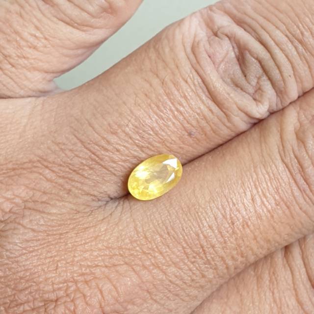 FGL Certified Sparkling,Heated 2.23 Cts Goldwn Yellow SAPPHIRE