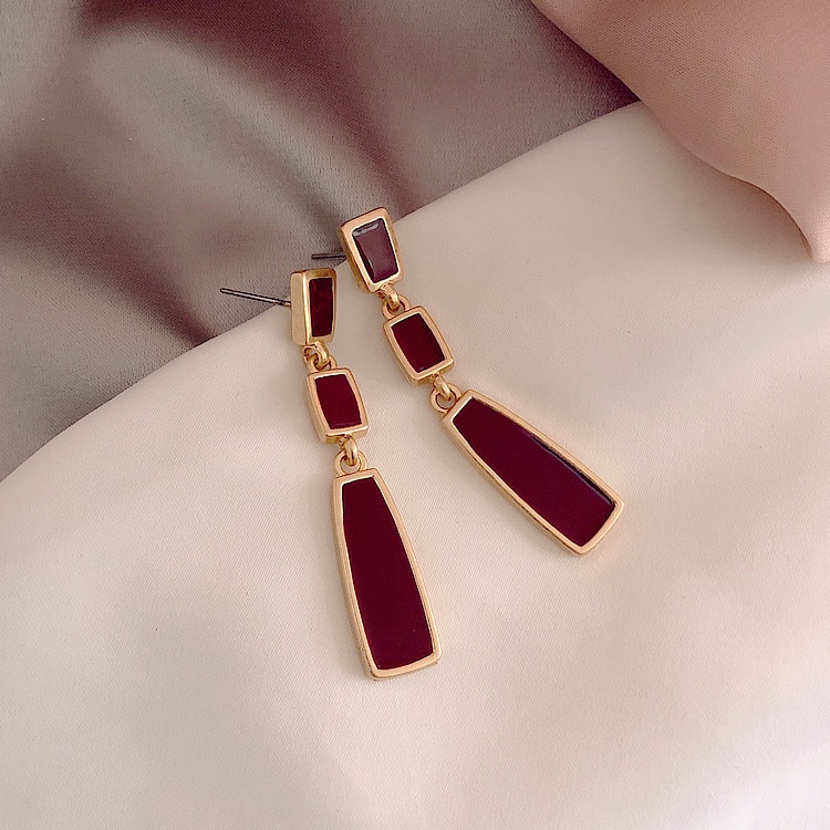 Bahasa Perancis gaya vintage anting-anting merah stud anting-anting cocok untuk musim dingin anting-