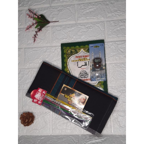 

HAMPERS MURAH / HAMPERS LEBARAN / KADO ULANG TAHUN / HAMPERS COWOK / KADO WISUDA