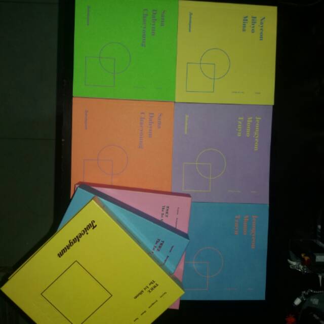 TWICETAGRAM PHOTOBOOK / ALBUM TWICE / PHOTOCARD TWICE