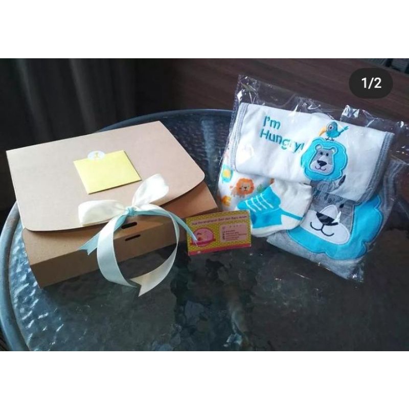 

Kardus atau Kertas kado Packing