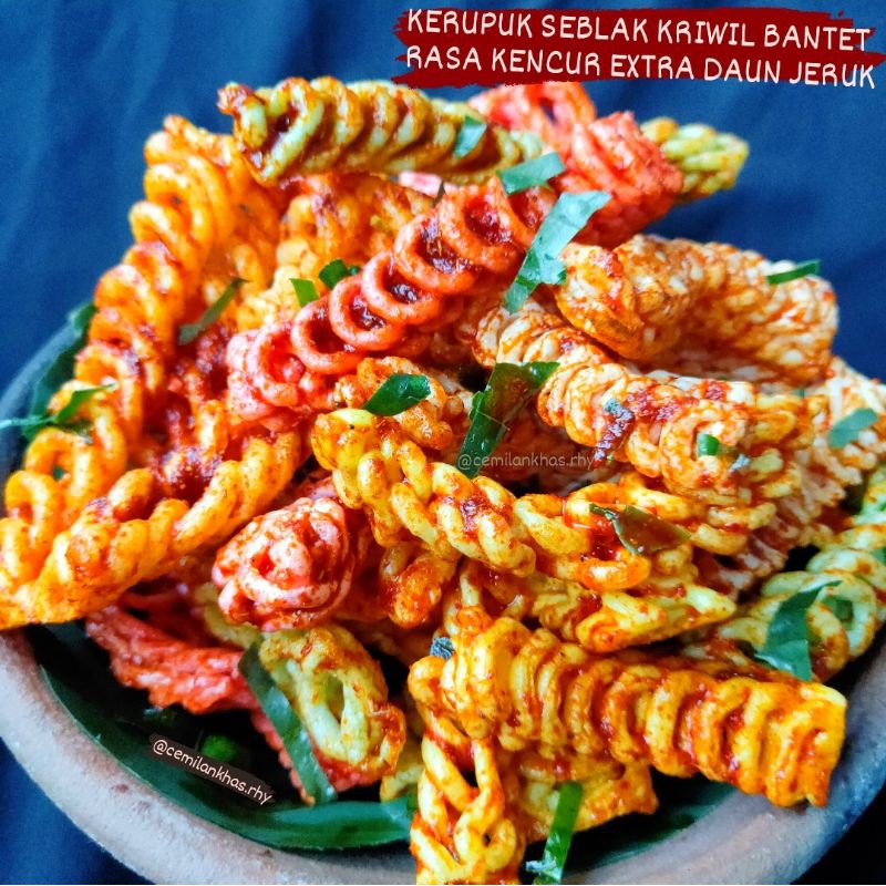 

KERUPUK SEBLAK TARAJE / KERUPUK SEBLAK KRIWIL BANTET RASA KENCUR EXTRA DAUN JERUK / SNACK KILOAN / CEMILAN / MAKANAN RINGAN