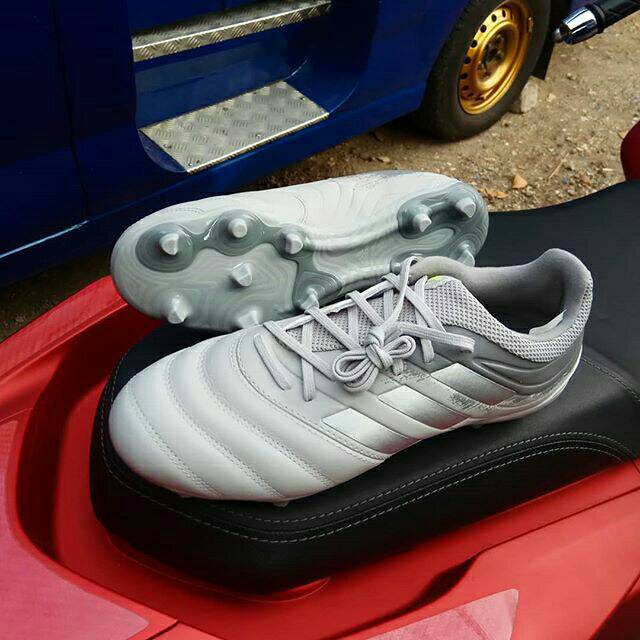 Sepatu Bola Adidas Copa 20.3 FG grey