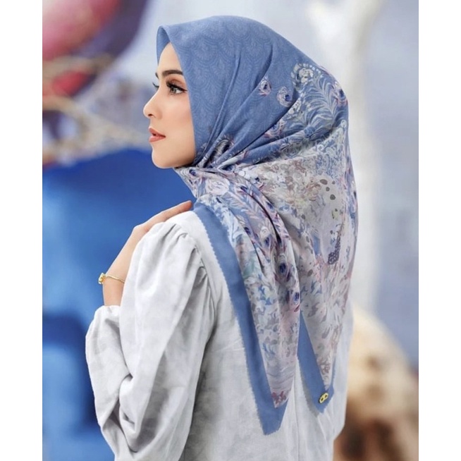 Buttonscarves Ederra Series Allure