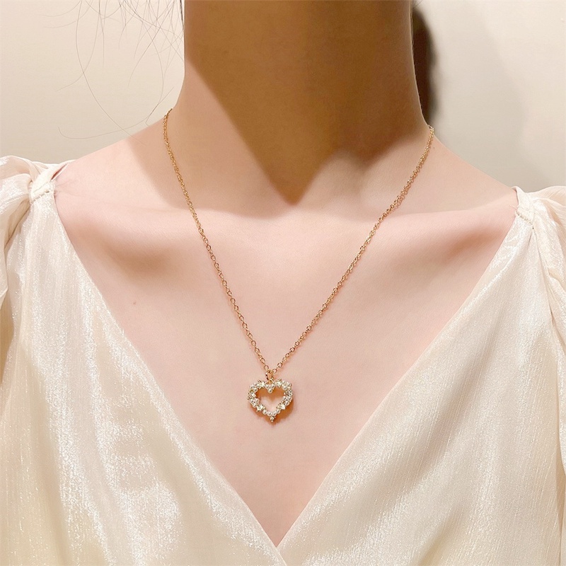 Kalung Rantai Liontin Hati Hollow Out Hias Mutiara + Berlian Imitasi Untuk Wanita