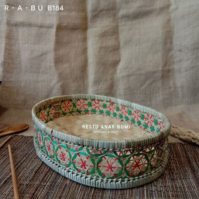 

Promo (B184) Keranjang Truntum Oval Sedang|Tempat Hampers|Wadah Pakaian|Seserahan|Parcel Nikah|Snack|Kue Kering | Keranjang | Parcel Lebaran | Parcel Natal | Anyaman Bambu | Bambu Warna