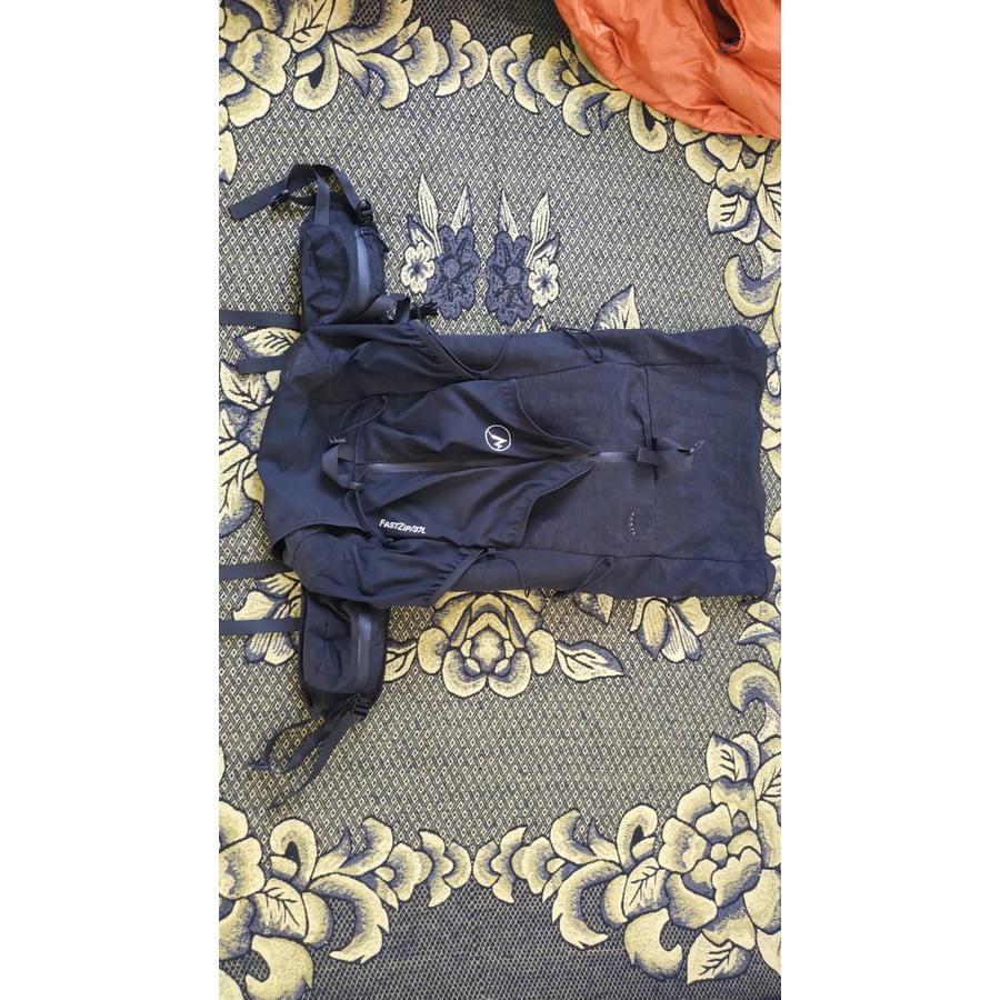 Tas Gunung Ultralight Monte Equipment FastZip 37L - Full Black (Limited Edition)