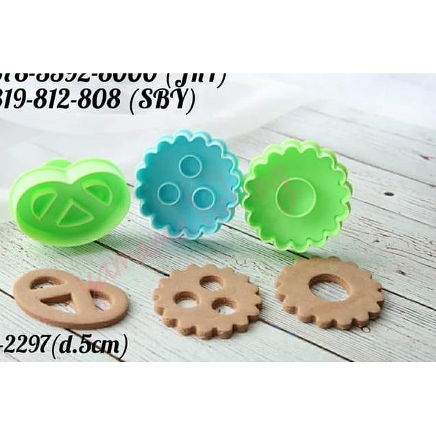 ֍ ZN-2297 Plunger embosser cutter bento fondant royal butter cookies ❄